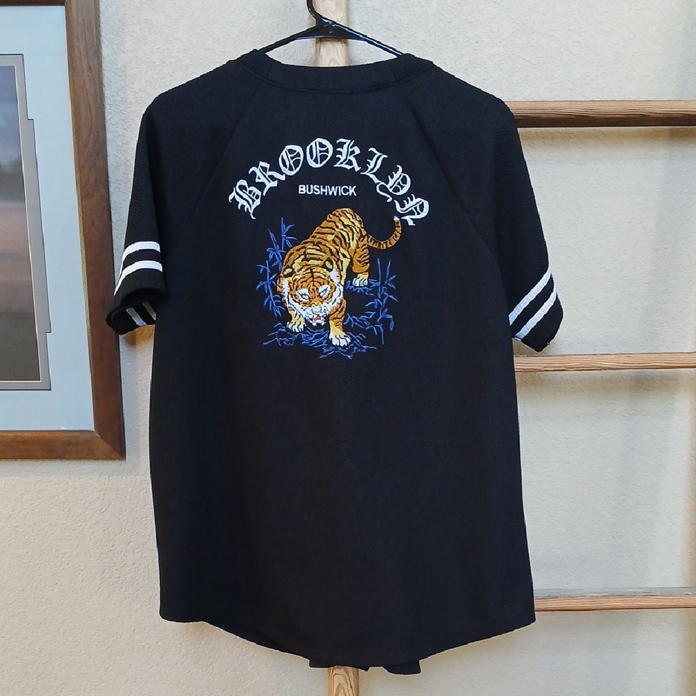 Forever 21 Baseball Brooklyn New York Bushwick Short Sleeve Tee Varsity Style